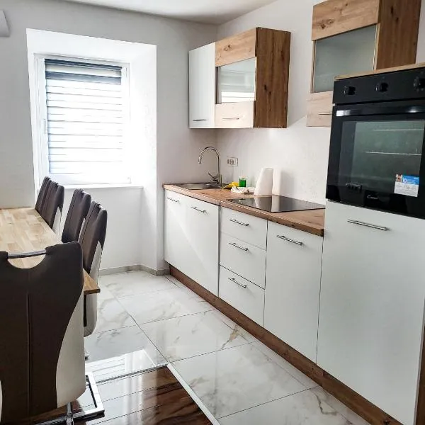 Stara Pošta Apartment 7, hotel v destinaci Grosuplje