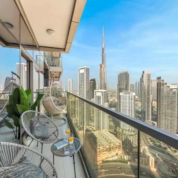 Stunning 2BR with Burj View & Infinity Pool, ξενοδοχείο στο Ντουμπάι