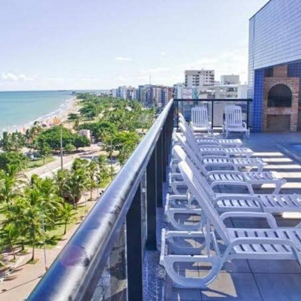 Apartamento beira-mar impecável