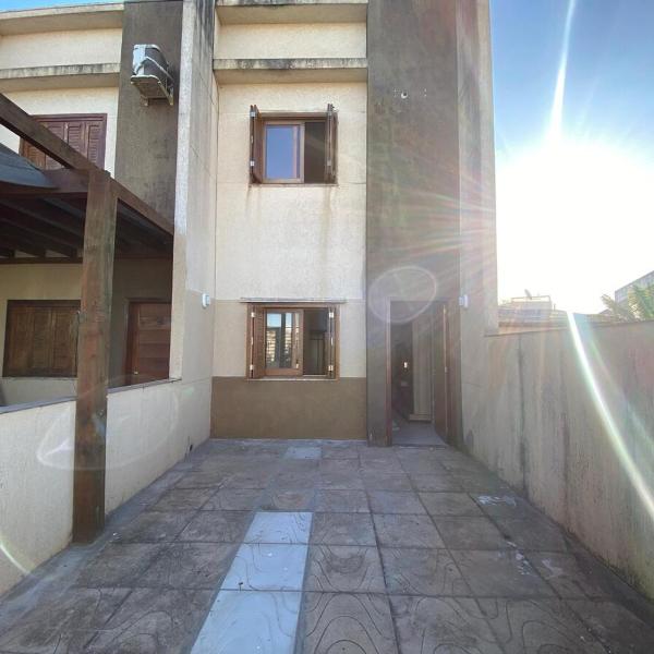 Sobrado de 2 Dormitórios em Torres - Foto 5