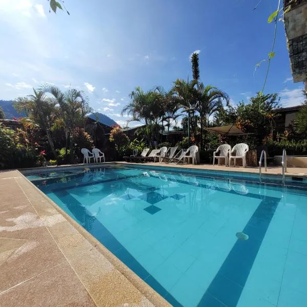Mindo GlamBird Glamping & Lodge, hotel en Mindo