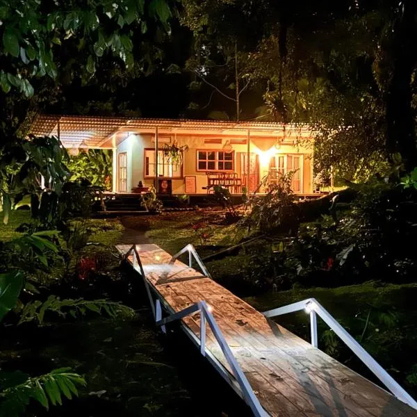 Quintaesencia Arte y Naturaleza, hotel in Guápiles
