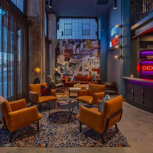 Moxy Phoenix Downtown