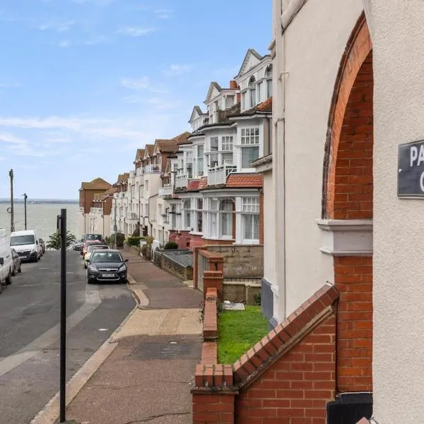 Modern 2 Bed Gem Southend on Sea Free parking, hotel in Southend-on-Sea