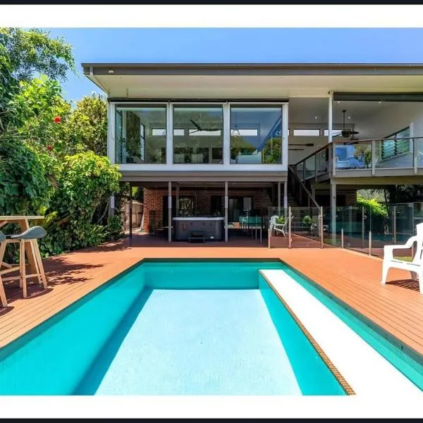 IndulgeAtSurfriders, hotel in Forster