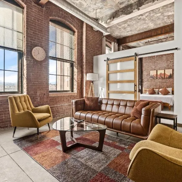 Luxury Industrial 2 Bedroom 2 Full Bath Strip District & Riverwalk, hotel v destinaci Pittsburgh