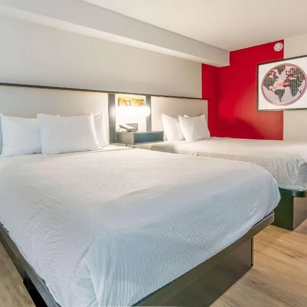 Ramada by Wyndham Kingston, hotel in Kingston