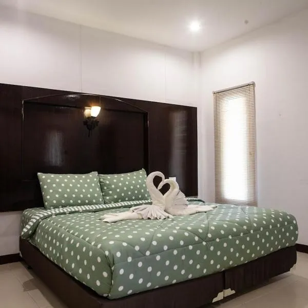 Devy Ale Cafe, hotel in Ko Lanta Yai