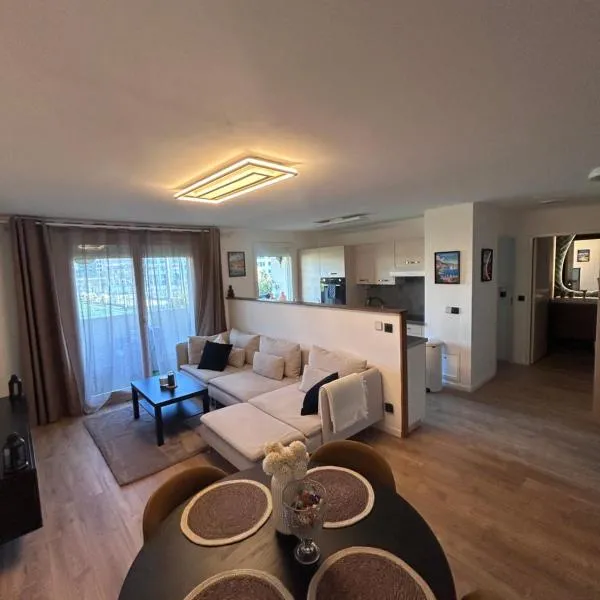 Olympie, airport, train and tram station Fully equipped for 3 peoples, hotel en Niza