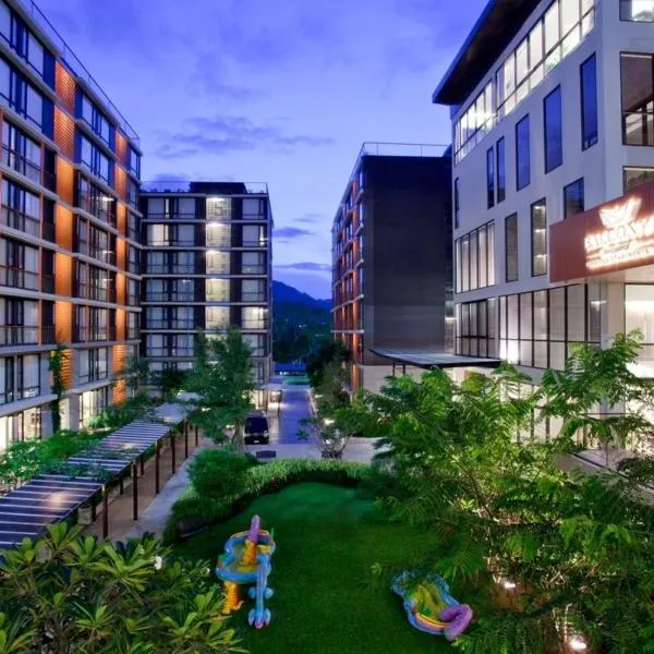 Balcony Courtyard Sriracha Hotel & Serviced Apartments, hotel v destinaci Si Racha