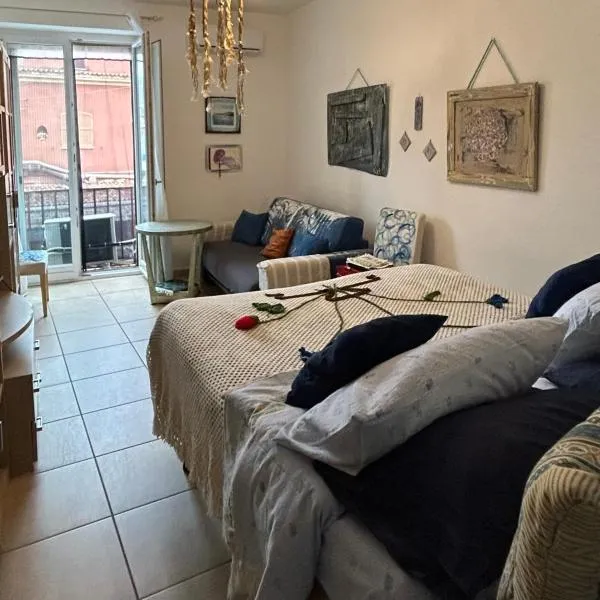 Movidart house, hotel v destinaci Gaeta