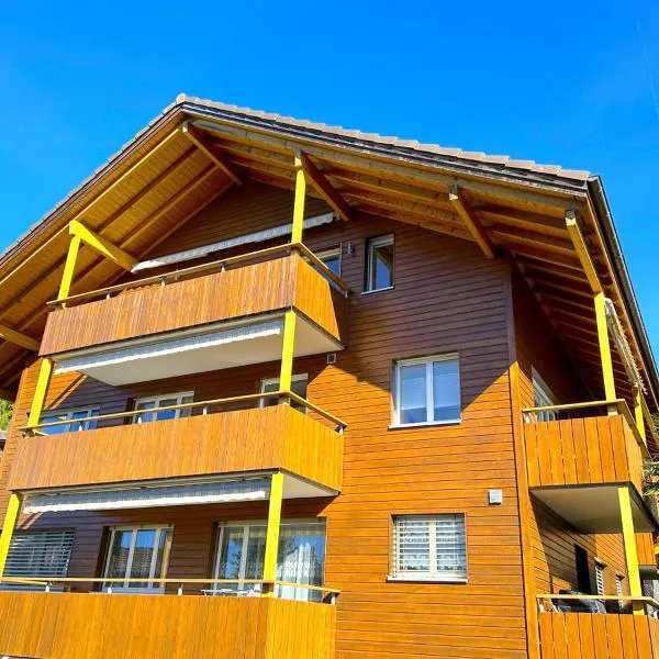 SwissHut Stunning Views Alps Lake - Apart. Innerdorf, hotel in Sigriswil