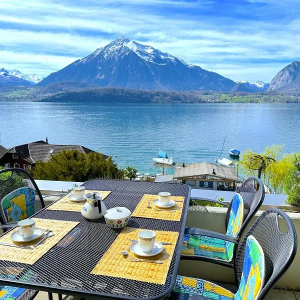 SwissHut Stunning Views Alps Lake - Apart. Herzog 22, hotel di Sigriswil