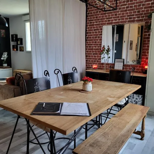 GÎTE PRIVATIF, MAISON DE VACANCES FAMILIALE 100m2 avec piscine, parking privé "Un plaisir d'évasion" gîte de France 3 épis, hotel v destinaci Lillers