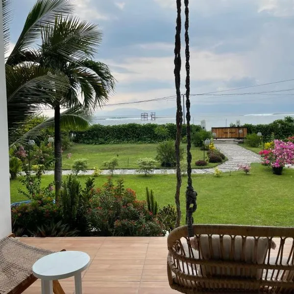 The Peak Surf House, hotel v destinaci Huu