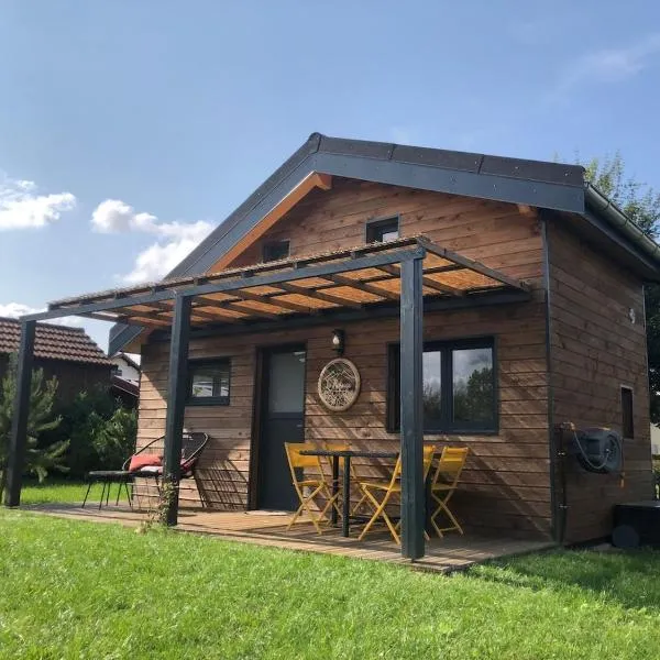 Mini chalet Le Refuge, hotel v destinaci Doubs