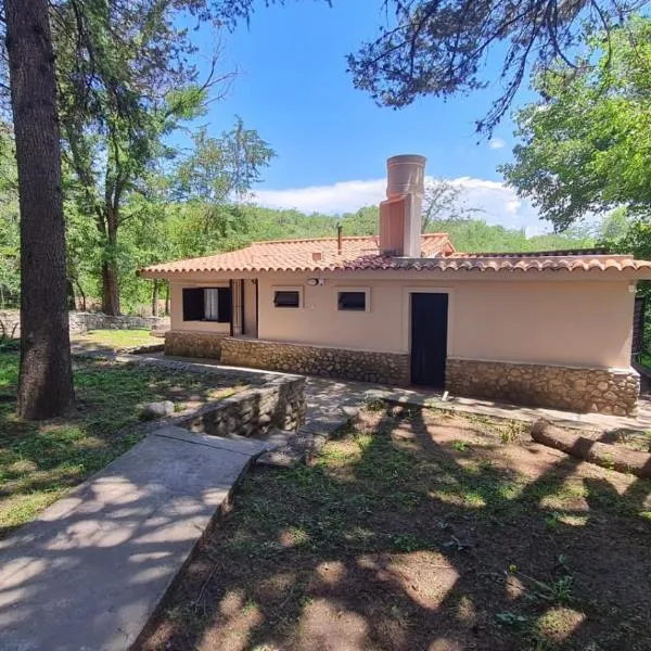 Chalet Serrano Molinari Cosquín, hotel v destinaci Molinari