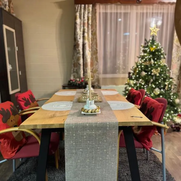 Guest house ''Stropiki'' with Sauna and hot Tub，位于陶格夫匹尔斯的酒店