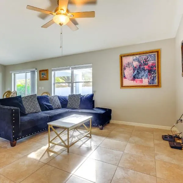Pet-Friendly Palm Coast Home: 8 Mi to Beach!, hotel u gradu Palm Koust