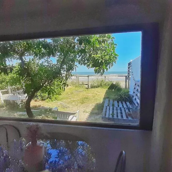 Casa pé na areia, hotel v destinaci Hermenegildo