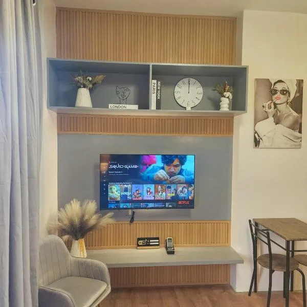 K Residence at 1910 - Fully styled studio with sea view、バコロドのホテル