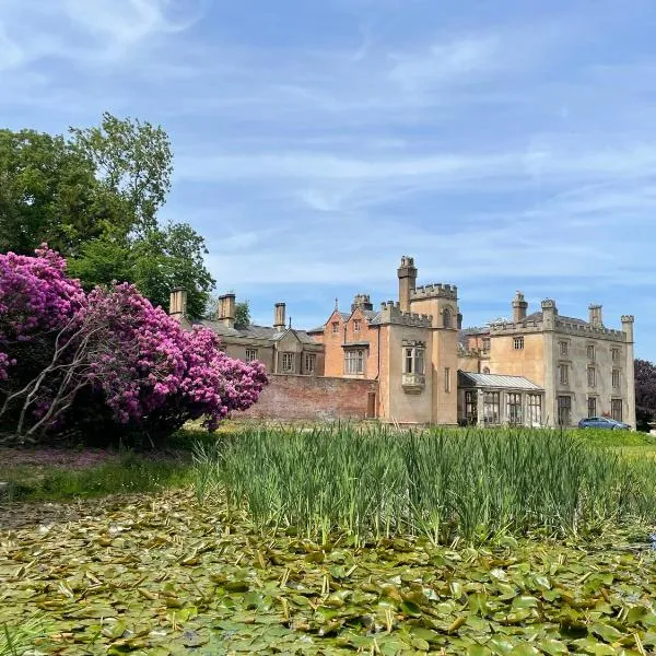 Llanerchydol Hall Suites、ウェルシュプールのホテル