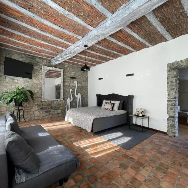 La Ferme du Château - Luxury Suite, hotel v destinaci Fontaine-lʼÉvêque