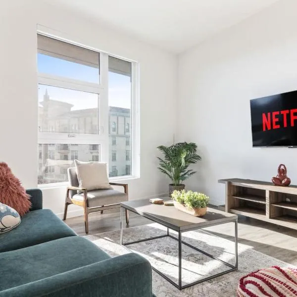 2BD Modern DTLA Apartment Minutes from Dodger Stadium