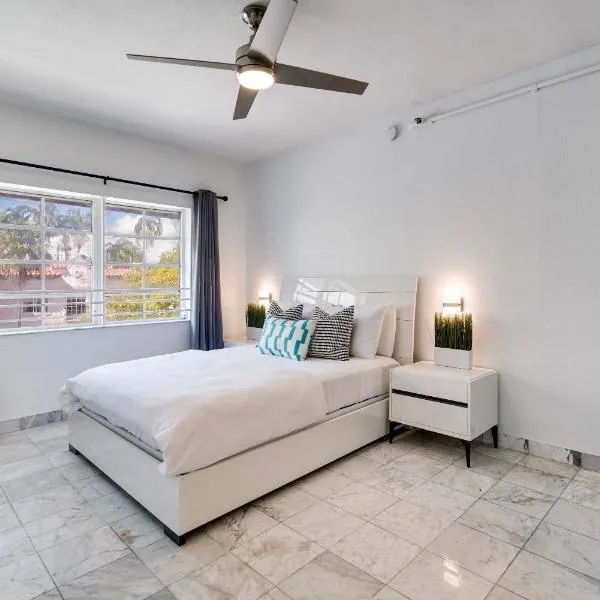 Best location by the Beach ! Free WiFi - TV - All amenities 103, hotel v Miami Beach