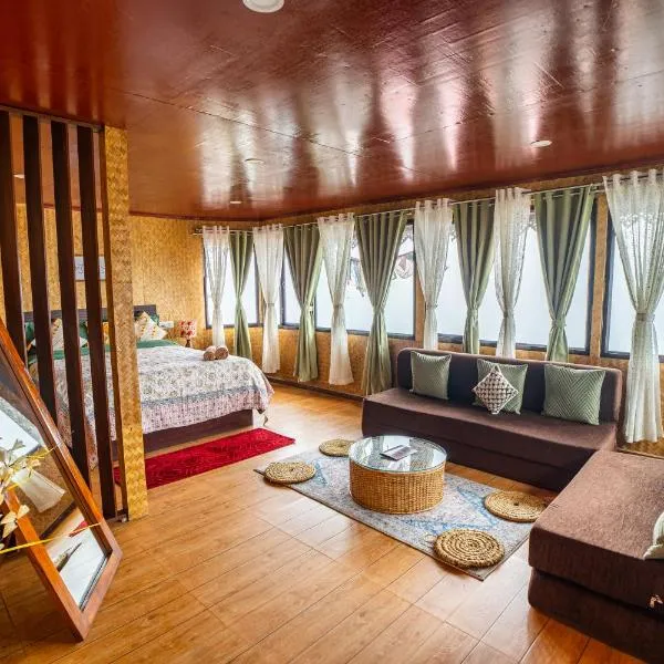Monratino Himadrie -2 mins walk from Mall Road - All rooms have Kanchenjunga Mountain View, hotel v destinaci Dárdžiling