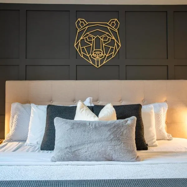 Grotto Canyon Chalet, hotel in Canmore