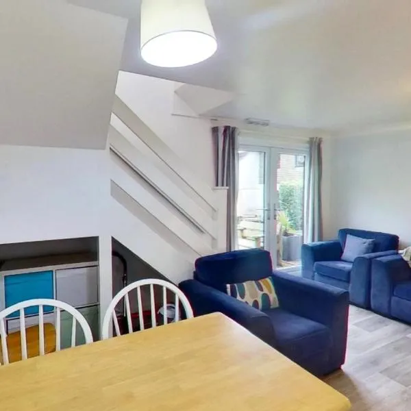 46 Strawberry Hill, Tolroy Manor, hotel in Hayle