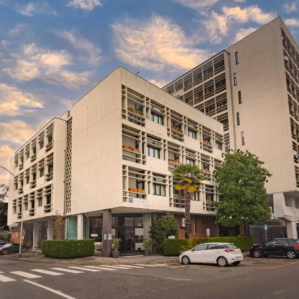 iH Hotels Milano Eur - Trezzano sul Naviglio, hotel v destinácii Trezzano sul Naviglio
