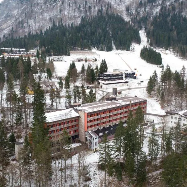 Forte Family Village - Azzurro Club, hotel in Sella Nevea
