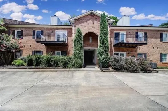 2 bedroom condo in heart of CLT, hotel in Charlotte