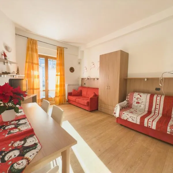 Monolocale sulle piste da sci, hotel v destinaci Pila