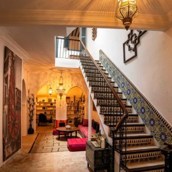 Authentic Riad with Bay View - Heart of Kasbah by CozyHome, hotel v destinaci Tanger