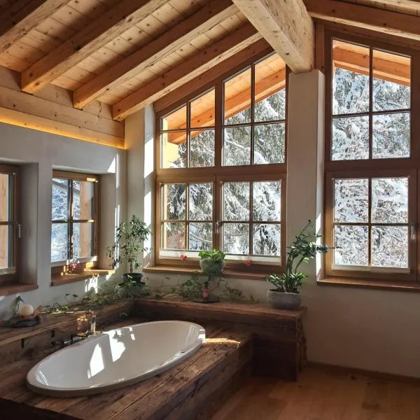 das historische MEIXNER am Rerobichl Bezirk Kitzbühel, hotel v destinaci Oberndorf in Tirol