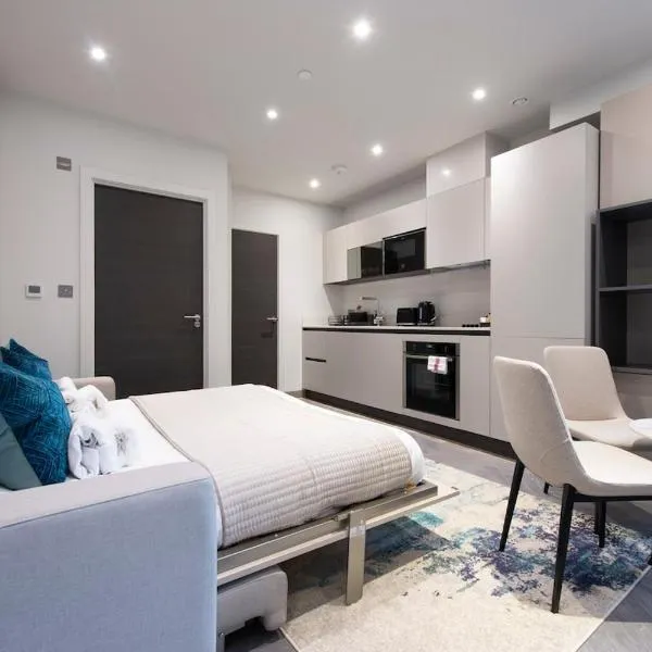 City Escape - Stylish Studio in Central Reading - CHRL F16, hotel in Reading