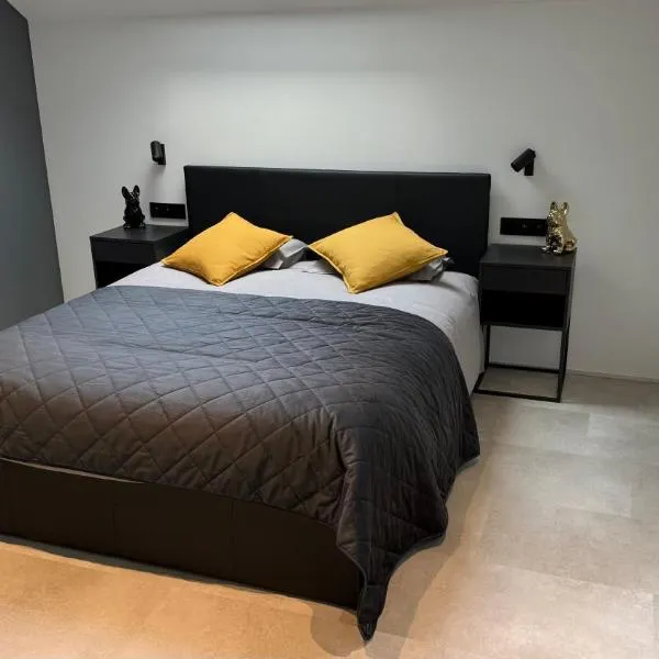 Le loft du coiffeur, hotel v destinaci Érezée