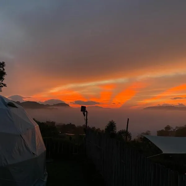 The Apiary Mountain Camp and Farm, hotel v destinaci Tanay