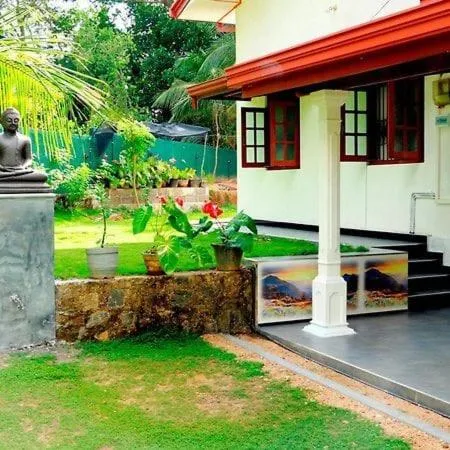 Maali holiday home, hotel v destinaci Hiriketiya