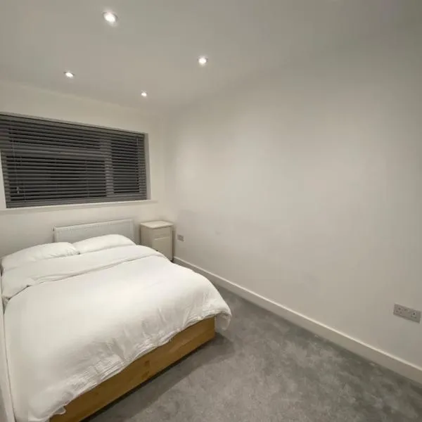 Summer budget double room, hotel in Stone Grove