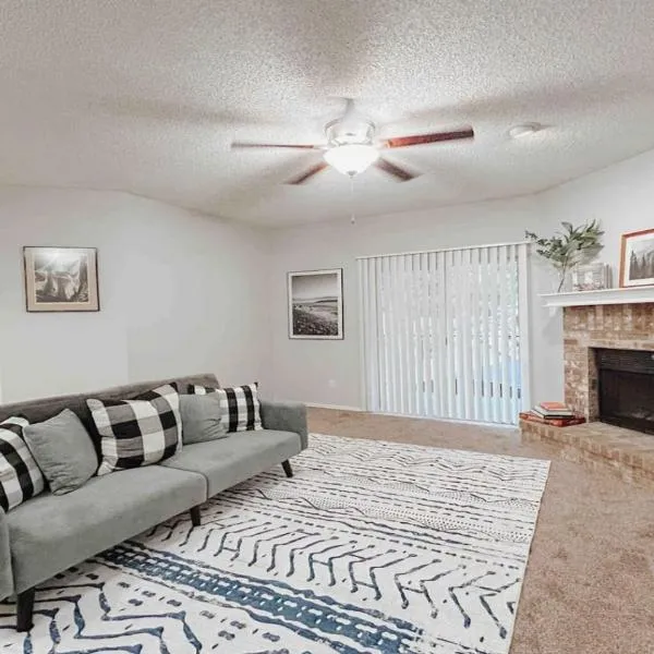 Spacious Family Value Retreat with Pool & Garage, hotel v destinaci Corpus Christi