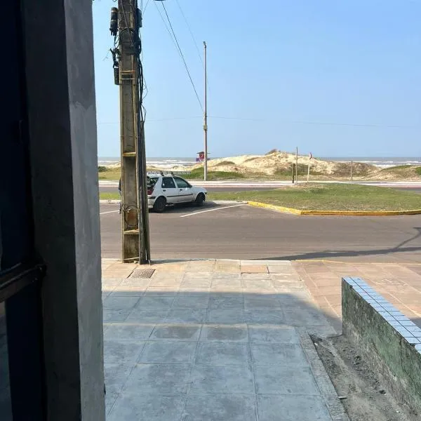 Apartamento Beira Mar!, hotel v destinaci Capão da Canoa
