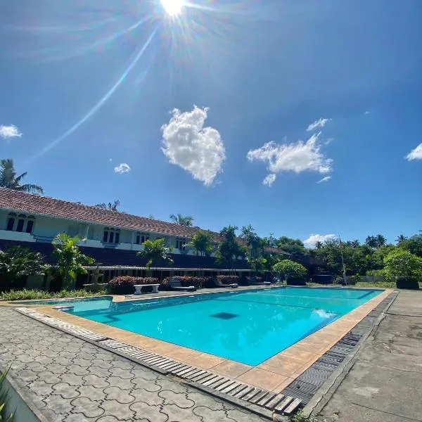 Green Island Hotel Waikkal, hotel in Waikkal