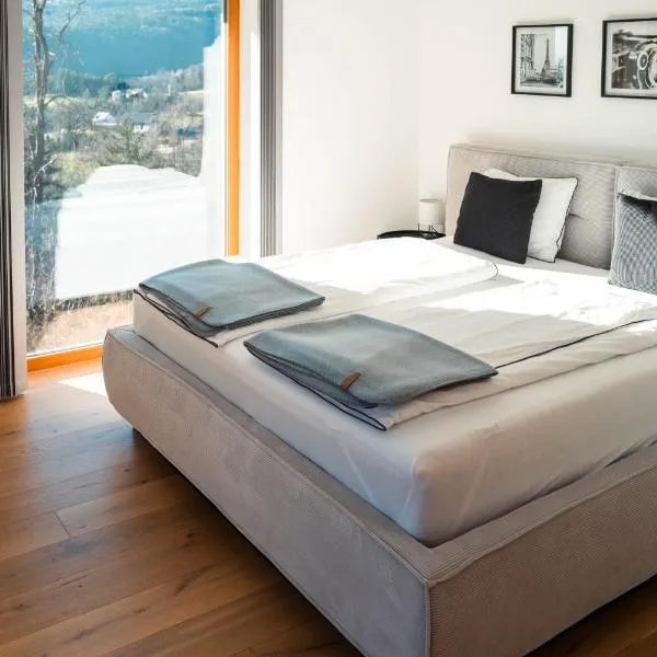 Ferienhaus Sonnsitzer, hotelli kohteessa Sommereben