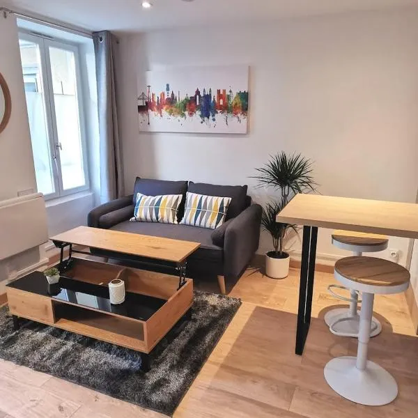 9 Charmant Studio proche gare et centre, hotel v destinaci Valence