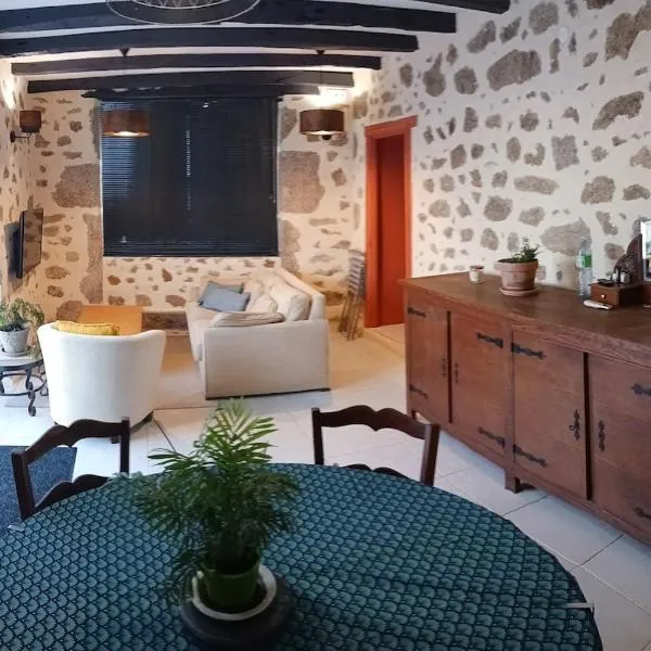 Luminous step-free apartment! – hotel w mieście Piégut-Pluviers