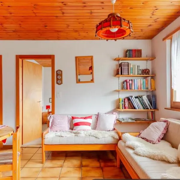 Gemütliche Wohnung mit Traumaussicht!, hotel v destinaci Albinen